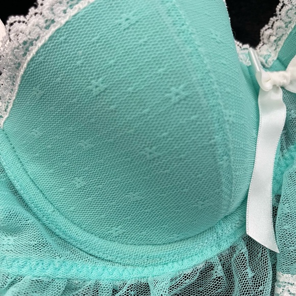 36B /M Vs Victoria’s Secret Sexy little things Mint Ruffles bra/Garter Skirt set - Picture 7 of 15